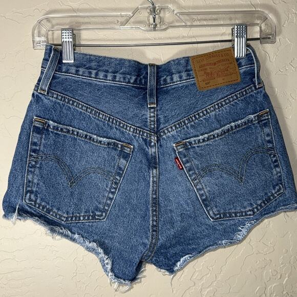 Levi’s 501 cut off shorts high low frayed hem size 24 - Picture 3 of 6